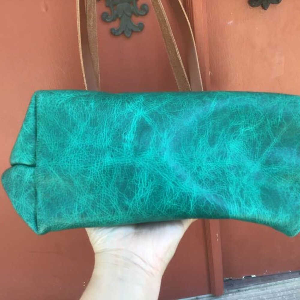 KMM & Co BST Exclusive Teal full size tote - Picture 3 of 5